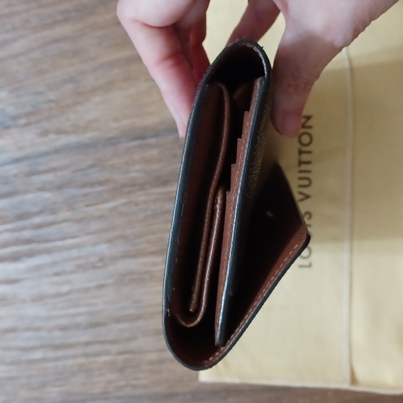 Authentic Louis Vuitton tri fold wallet - Picture 6 of 7